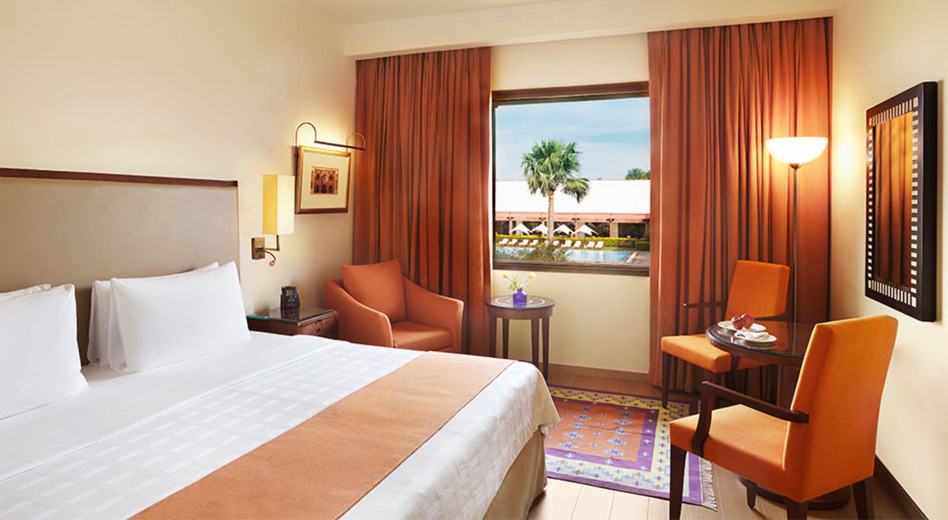 Trident Agra Hotel Agra  Eksteriør billede A room at the Taj Bengal