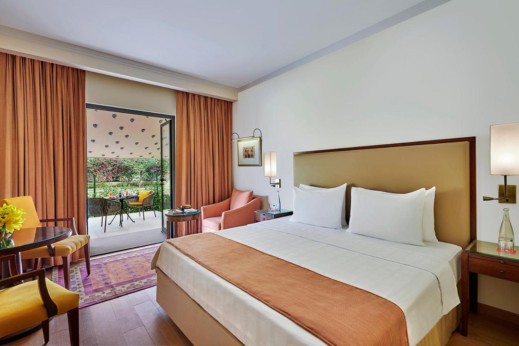 Trident Agra Hotel Agra  Eksteriør billede A room at the Taj Bengal