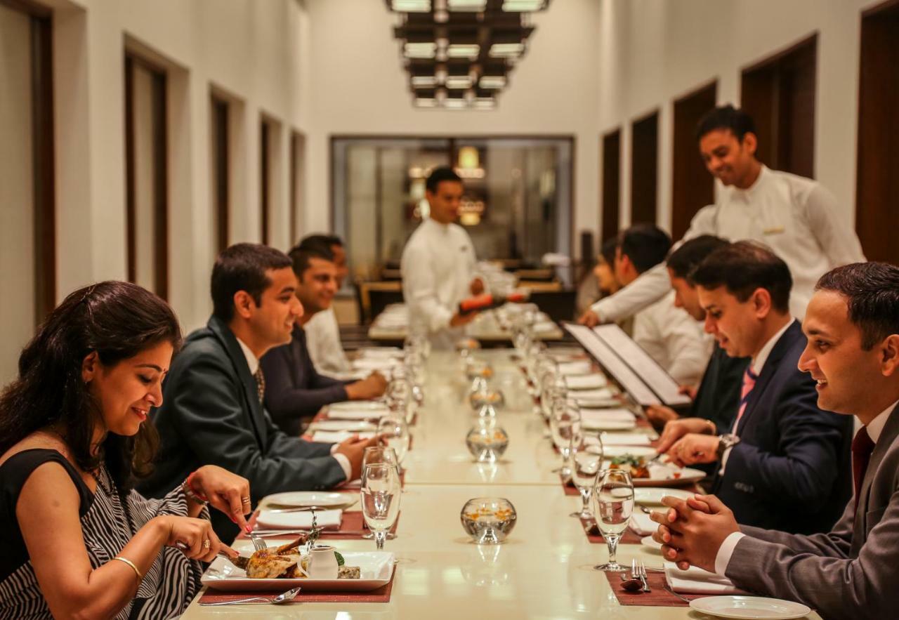 Trident Agra Hotel Agra  Eksteriør billede A private dinner at the Taj Mahal Palace, Mumbai