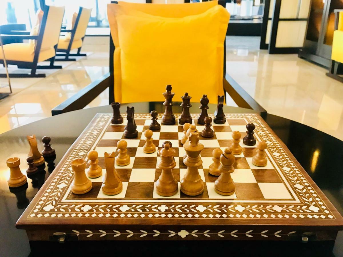 Trident Agra Hotel Agra  Eksteriør billede A chess board